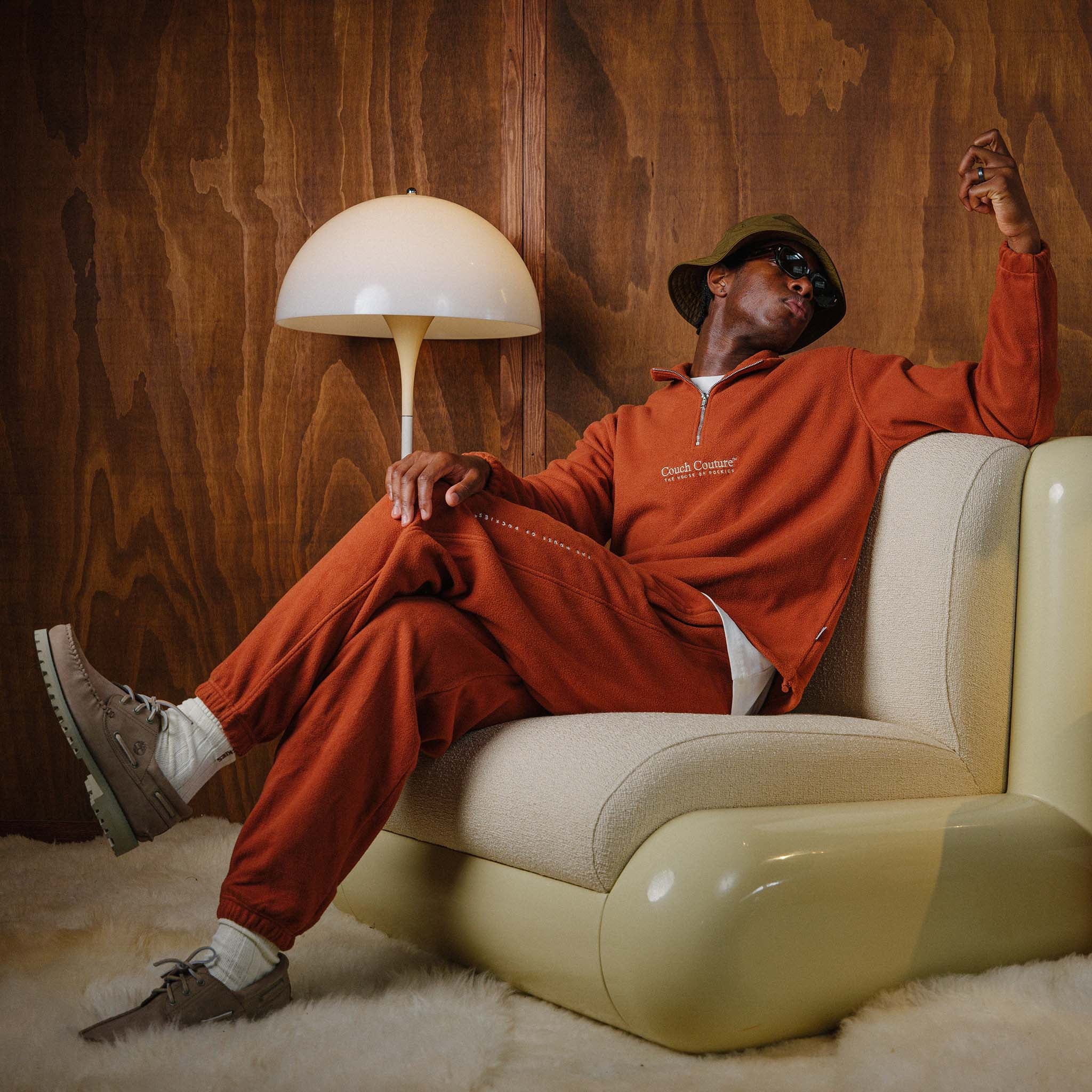 Daniel: 186CM/6'1/80KG wearing size L.